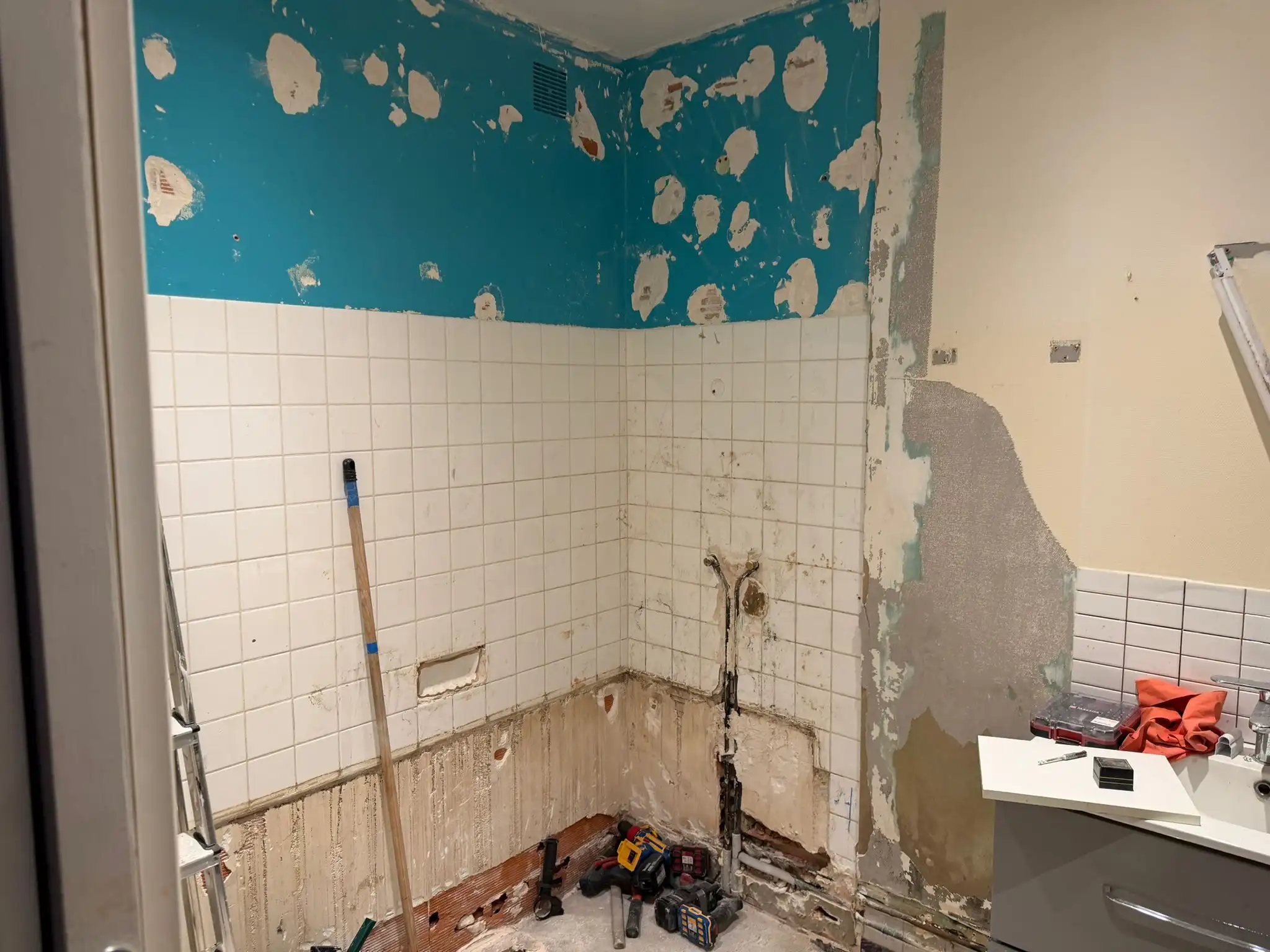 Rénovation complète salle de bain — étape 1